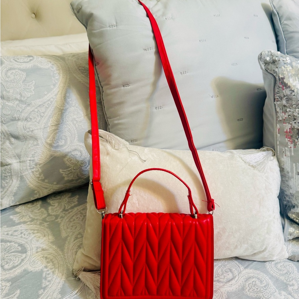 Structured Red Quilted Crossbody Bag NWOT - Picture 3 of 5